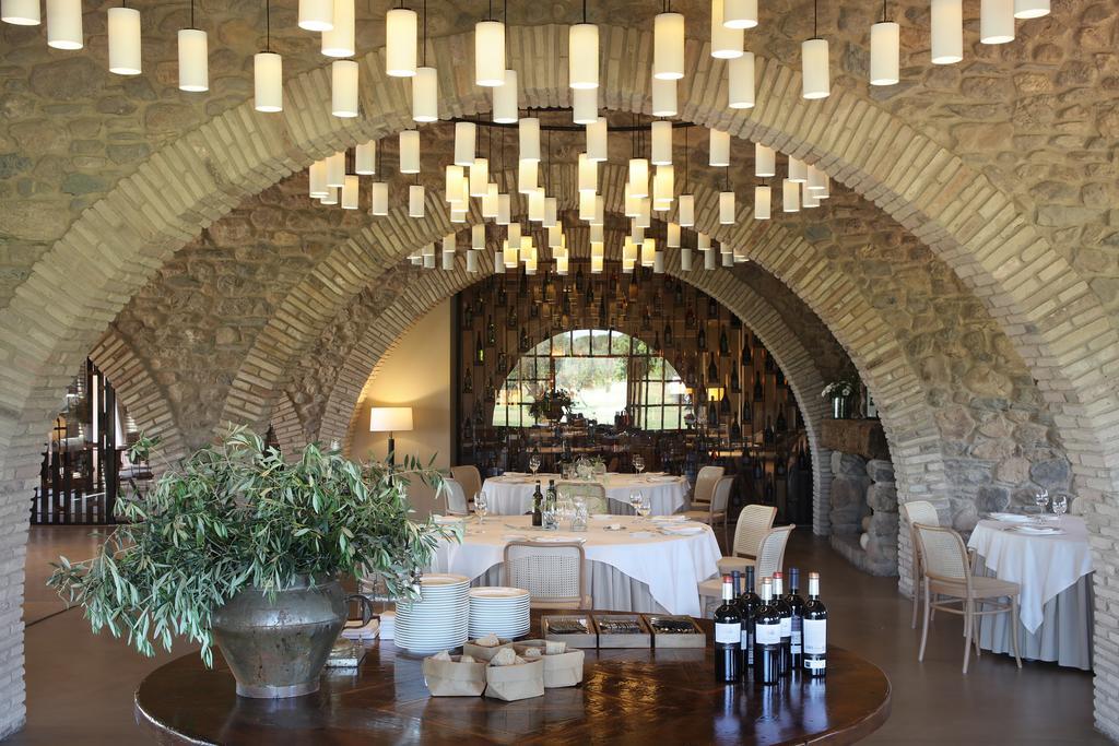 Hotel Peralada Wine Spa & Golf Extérieur photo